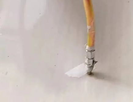 百色市瓷砖空鼓维修公司专业解答在瓷砖铺贴过程中，如果使用的砂料过粗（如全部使用了粗砂），可能会导致以下问题